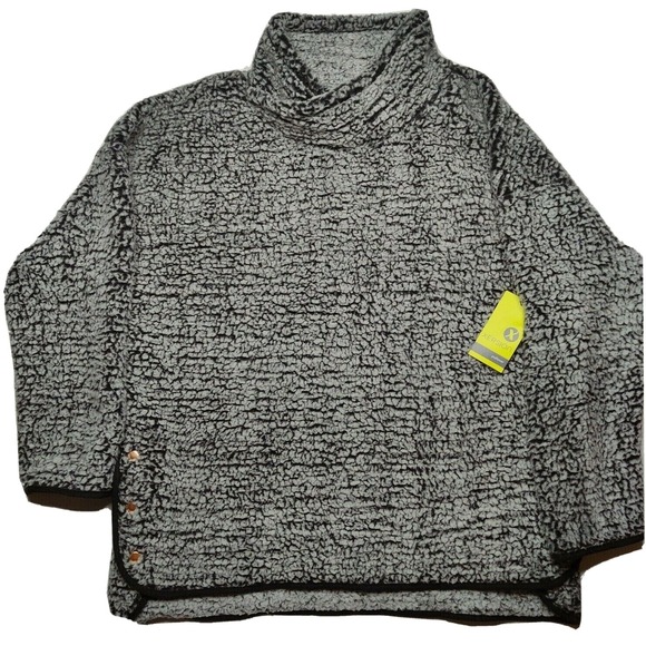 Xersion Tops - Xersion‎ Women XL Black Gray Faux Fur Soft Touch Pullover NEW